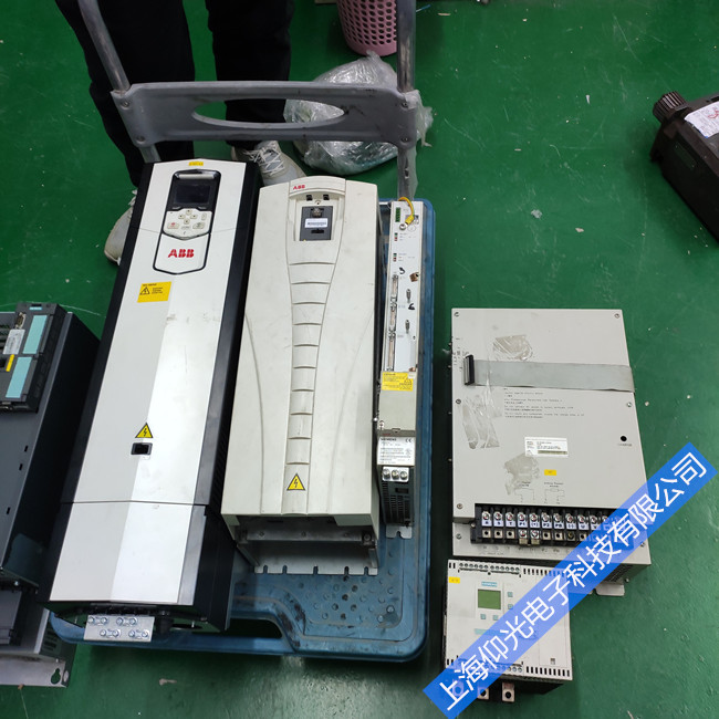 包裝行業Abb變頻器專業現場維修-acs800白變頻器報警FF38維修